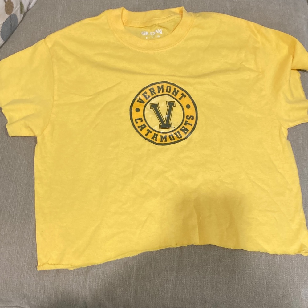 Gildan Yellow Vermont Catamounts Tee size small